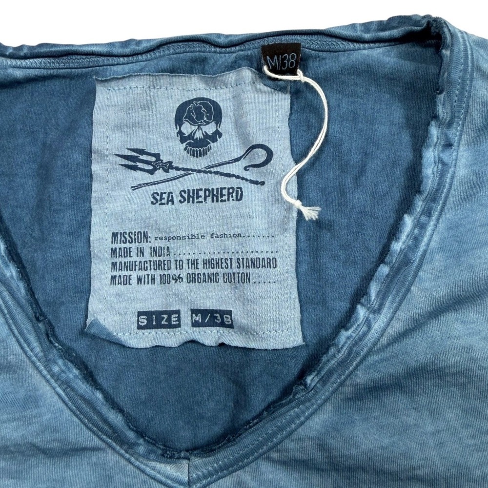 NWOT Sea Sheppard Jolly Roger Tee Organic Cotton V Neck Women Size M‎ - Picture 3 of 9